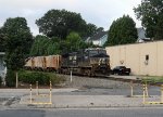 NS 9867 leads train P41-17 towards Glenwood Yard